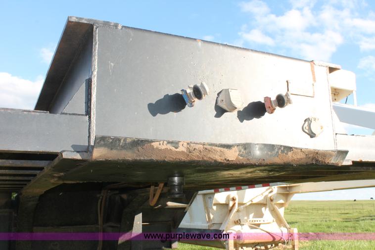 image for item K8908 1991 Kalyn Siebert LB-35T low boy trailer