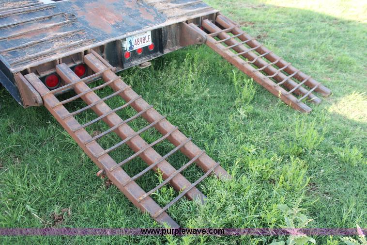 image for item K8908 1991 Kalyn Siebert LB-35T low boy trailer