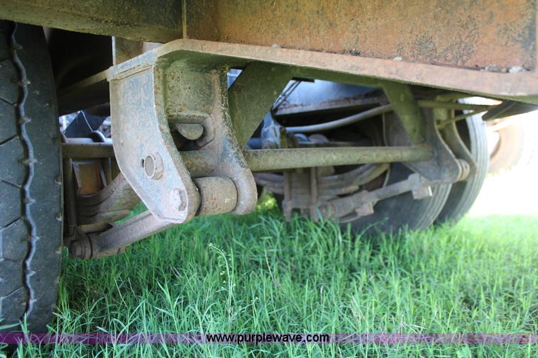 image for item K8908 1991 Kalyn Siebert LB-35T low boy trailer