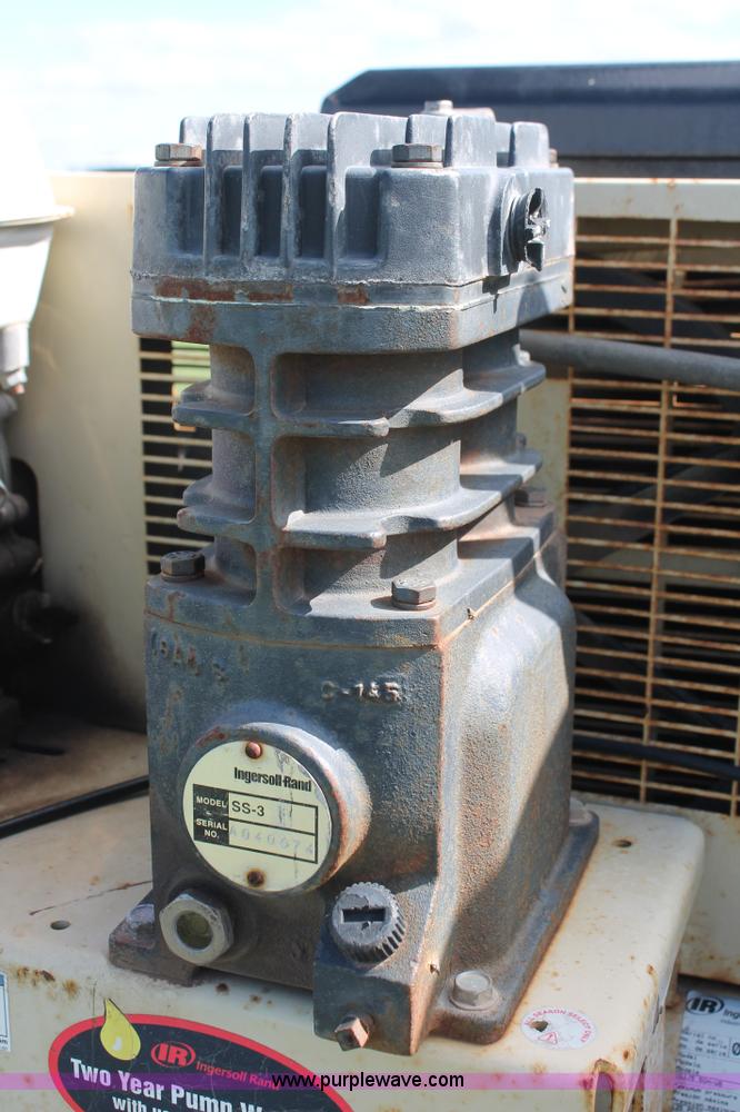 image for item K8911 2012 Dodge Ram 3500HD Quad Cab flatbed pickup truck