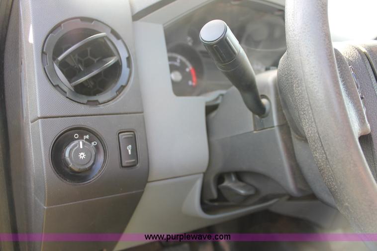 image for item K8912 2012 Ford F350  XL Super Duty Crew Cab flatbed pickup truck