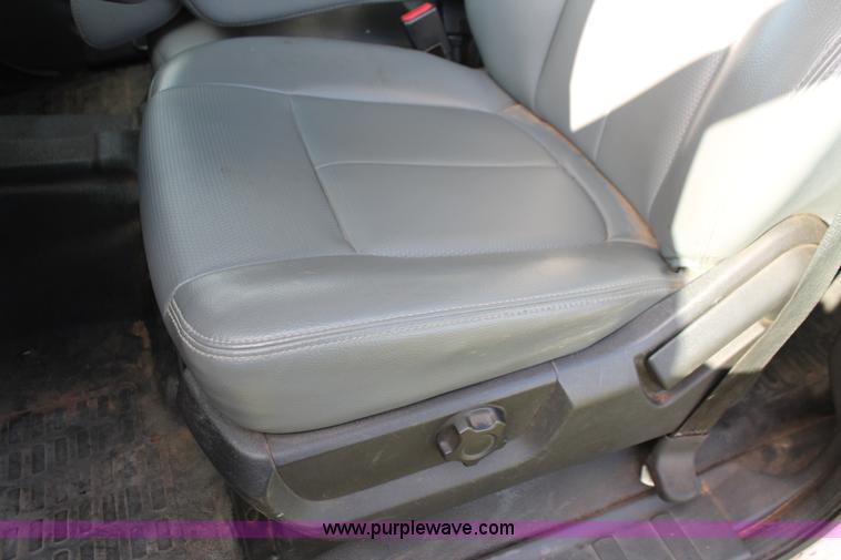 image for item K8912 2012 Ford F350  XL Super Duty Crew Cab flatbed pickup truck