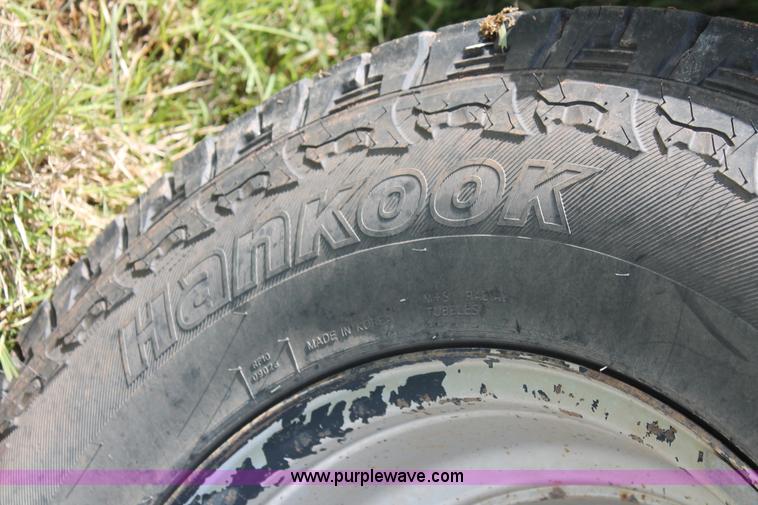 image for item K8917 2007 Dodge Ram 3500HD Quad Cab flatbed pickup truck