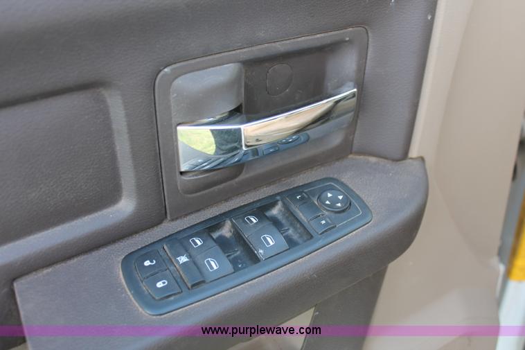 image for item K8918 2011 Dodge Ram 3500HD flatbed pickup truck