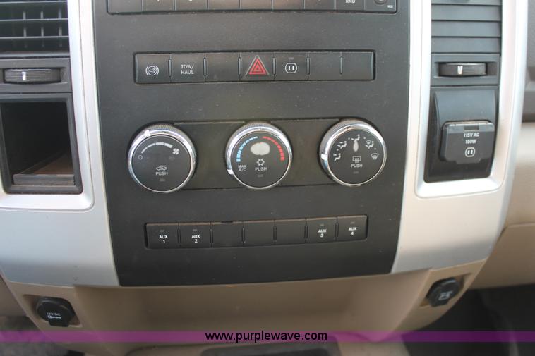 image for item K8918 2011 Dodge Ram 3500HD flatbed pickup truck