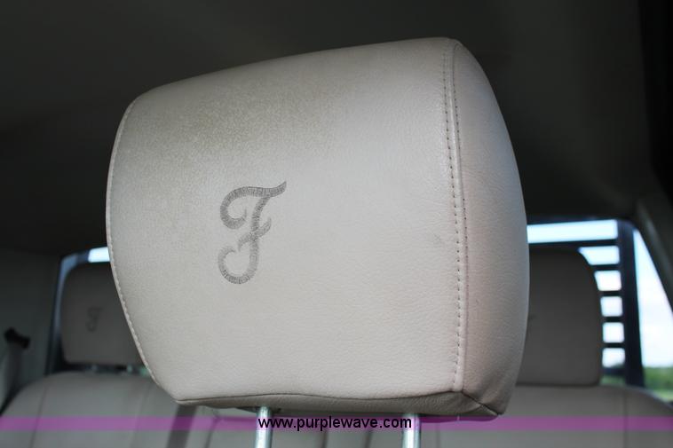 image for item K8918 2011 Dodge Ram 3500HD flatbed pickup truck