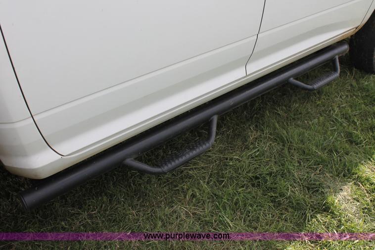 image for item K8918 2011 Dodge Ram 3500HD flatbed pickup truck