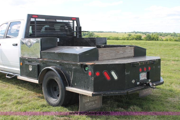 image for item K8918 2011 Dodge Ram 3500HD flatbed pickup truck