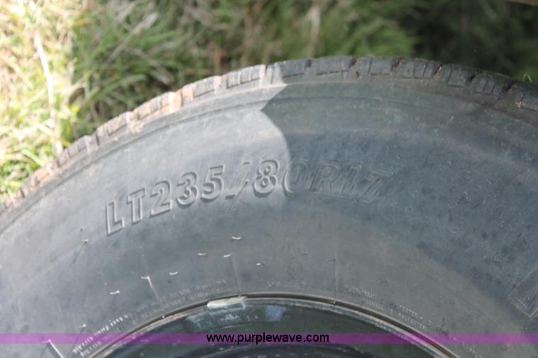 image for item K8918 2011 Dodge Ram 3500HD flatbed pickup truck