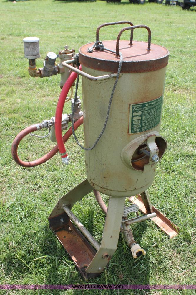 image for item K8938 2012 Clemco 1648 sand blaster