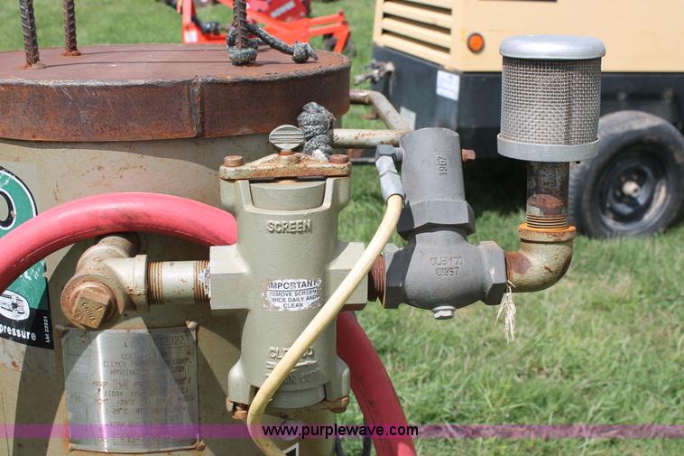 image for item K8938 2012 Clemco 1648 sand blaster