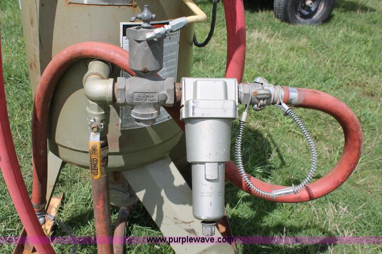 image for item K8938 2012 Clemco 1648 sand blaster