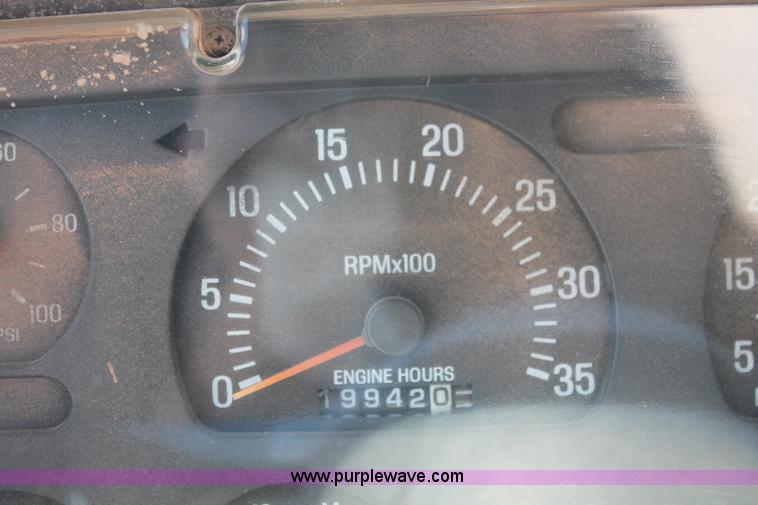 image for item K8953 2000 Sterling L9511 vacuum truck