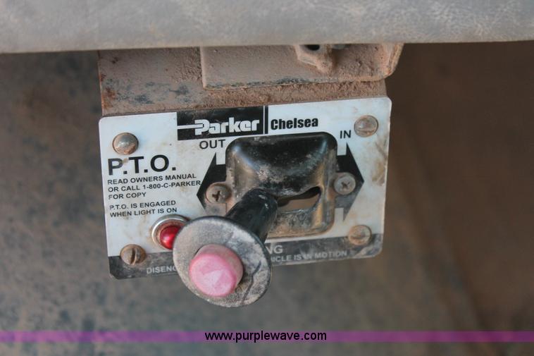 image for item K8953 2000 Sterling L9511 vacuum truck