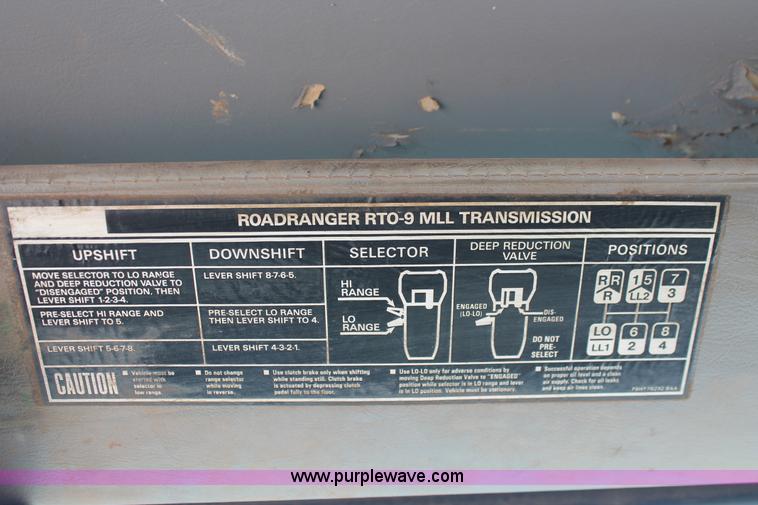 image for item K8953 2000 Sterling L9511 vacuum truck