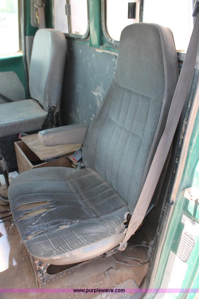 image for item K8953 2000 Sterling L9511 vacuum truck