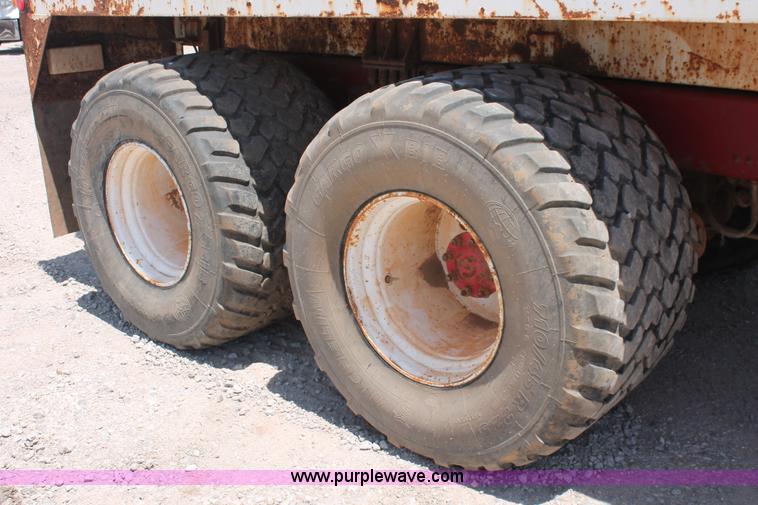 image for item K8953 2000 Sterling L9511 vacuum truck