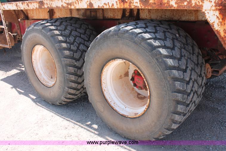 image for item K8953 2000 Sterling L9511 vacuum truck