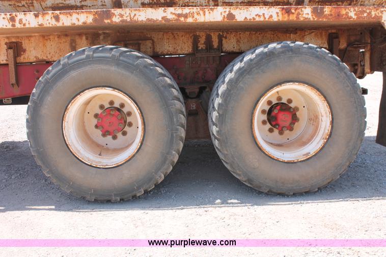 image for item K8953 2000 Sterling L9511 vacuum truck