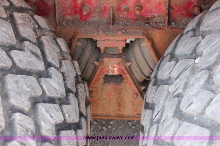 image for item K8953 2000 Sterling L9511 vacuum truck