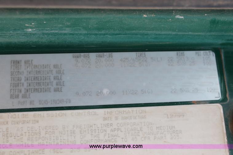 image for item K8953 2000 Sterling L9511 vacuum truck