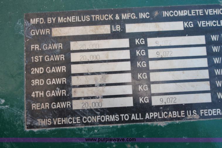 image for item K8953 2000 Sterling L9511 vacuum truck