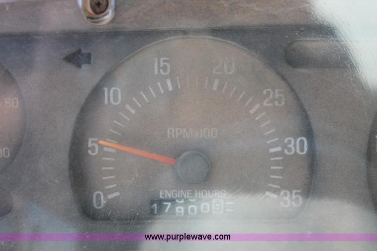 image for item K8954 2000 Sterling A9500 vacuum truck