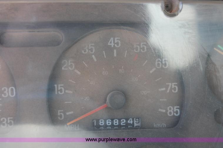 image for item K8954 2000 Sterling A9500 vacuum truck