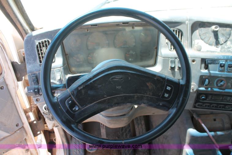 image for item K8954 2000 Sterling A9500 vacuum truck