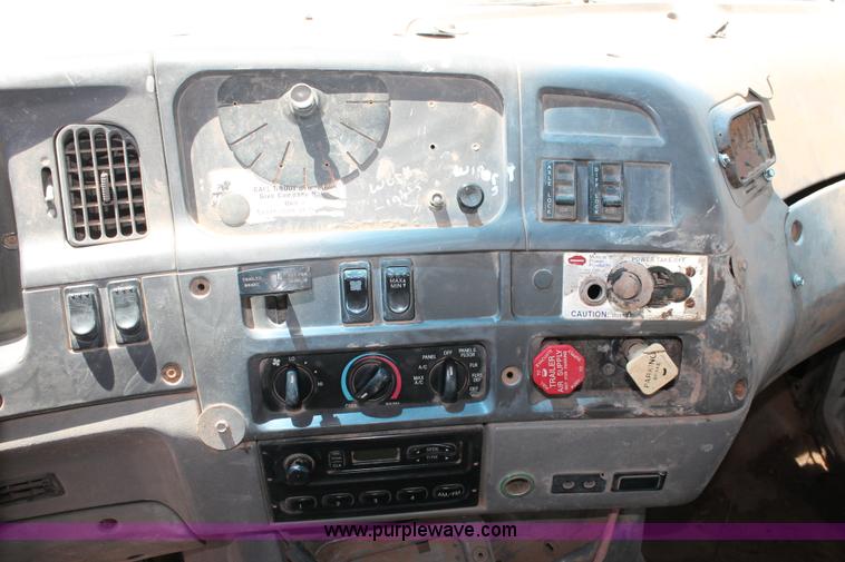 image for item K8954 2000 Sterling A9500 vacuum truck