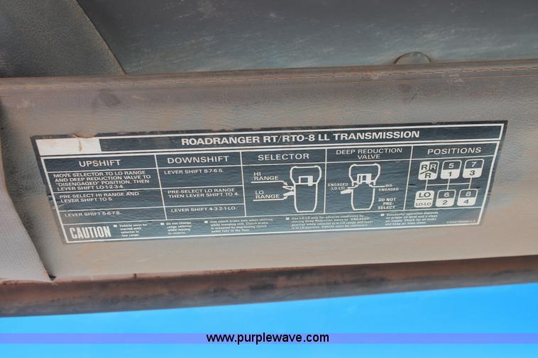 image for item K8954 2000 Sterling A9500 vacuum truck