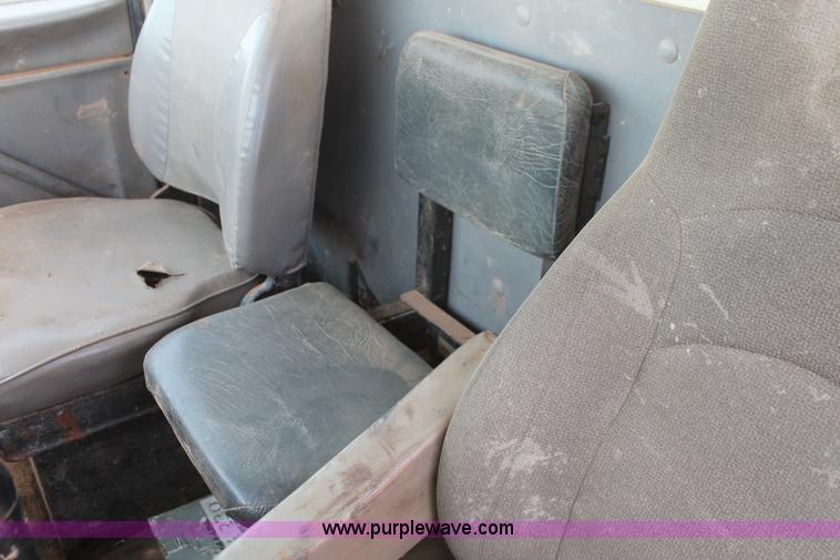 image for item K8954 2000 Sterling A9500 vacuum truck