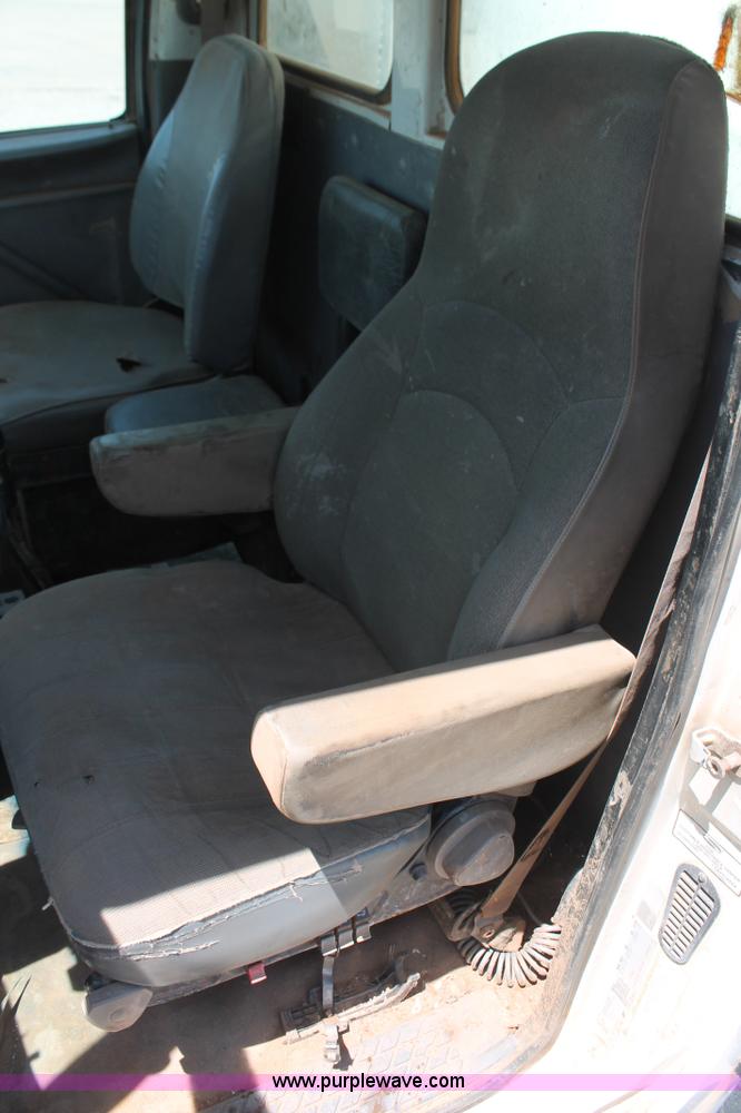 image for item K8954 2000 Sterling A9500 vacuum truck