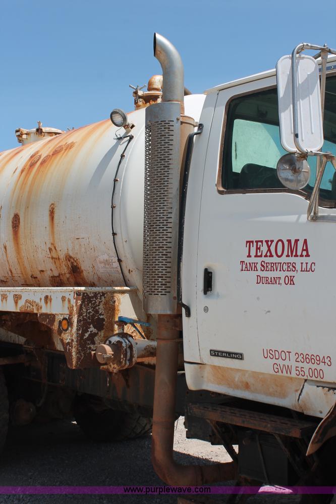 image for item K8954 2000 Sterling A9500 vacuum truck