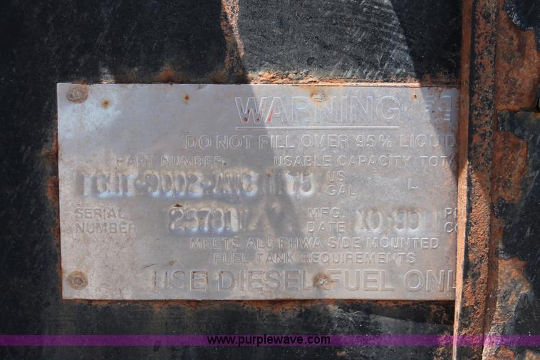 image for item K8954 2000 Sterling A9500 vacuum truck