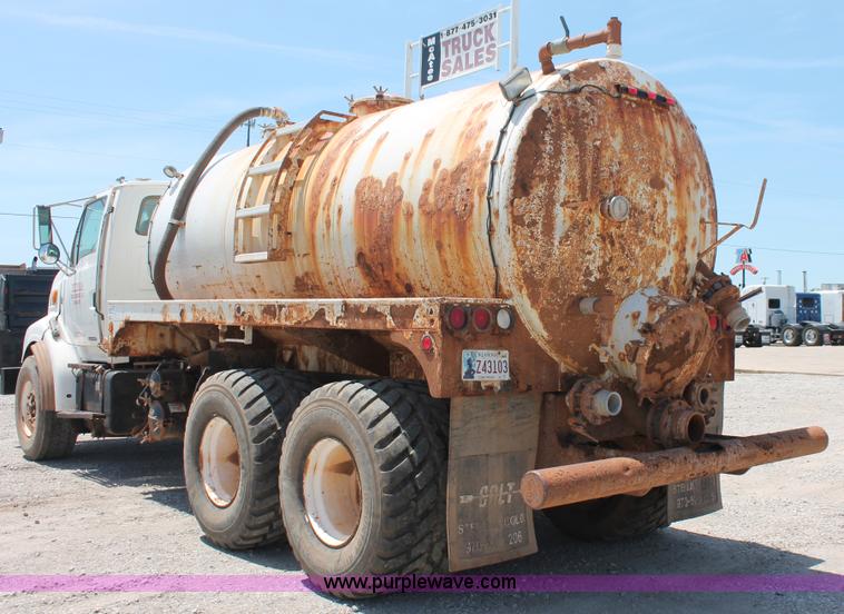 image for item K8954 2000 Sterling A9500 vacuum truck