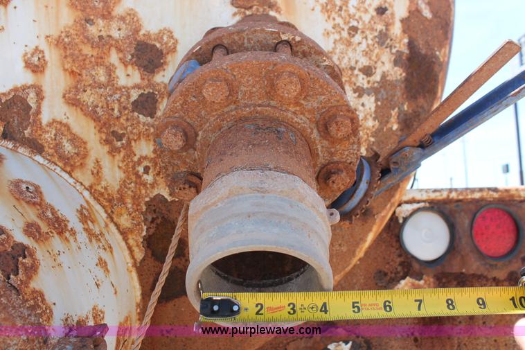 image for item K8954 2000 Sterling A9500 vacuum truck