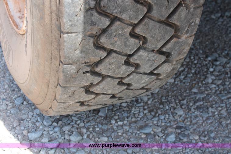 image for item K8954 2000 Sterling A9500 vacuum truck