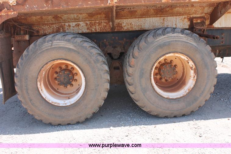 image for item K8954 2000 Sterling A9500 vacuum truck