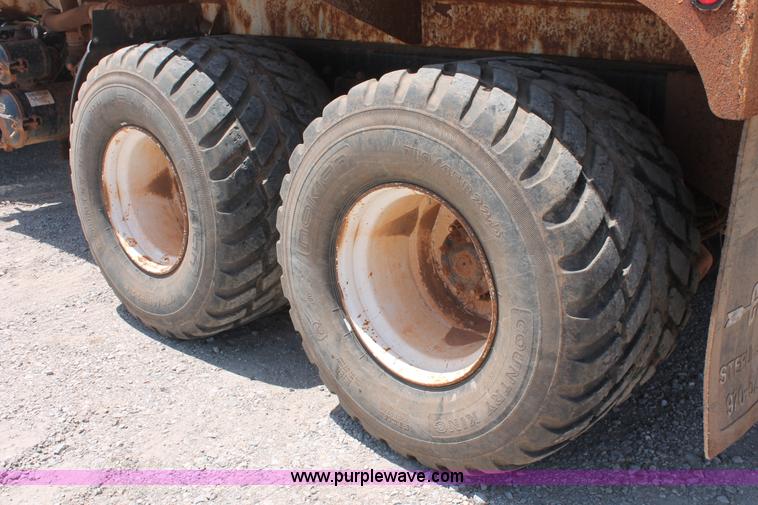 image for item K8954 2000 Sterling A9500 vacuum truck