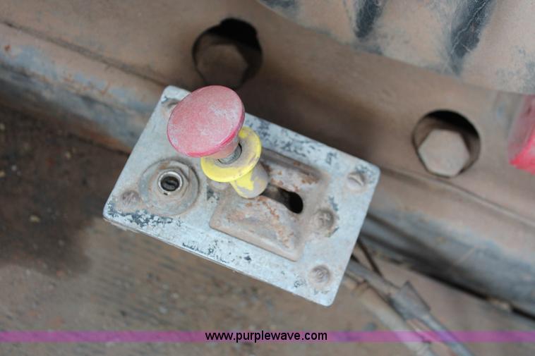 image for item K8955 2000 Mack RD688S vacuum truck