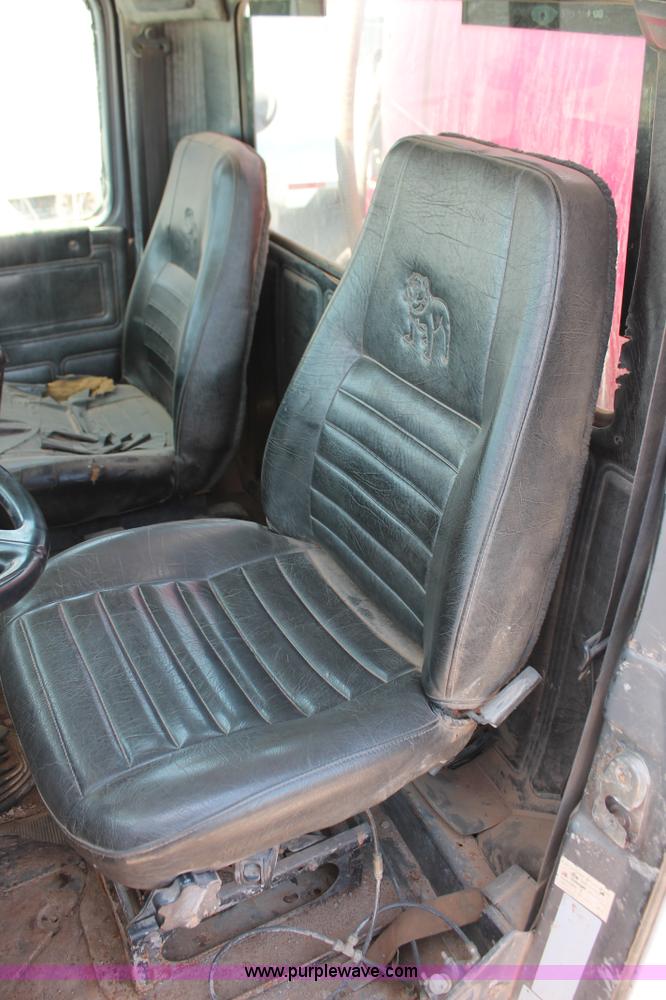 image for item K8955 2000 Mack RD688S vacuum truck