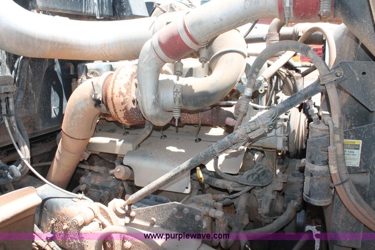 image for item K8955 2000 Mack RD688S vacuum truck