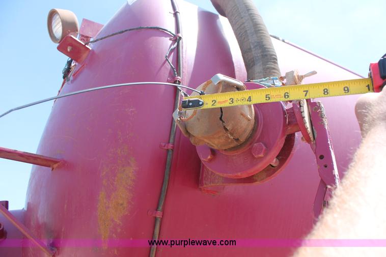 image for item K8955 2000 Mack RD688S vacuum truck