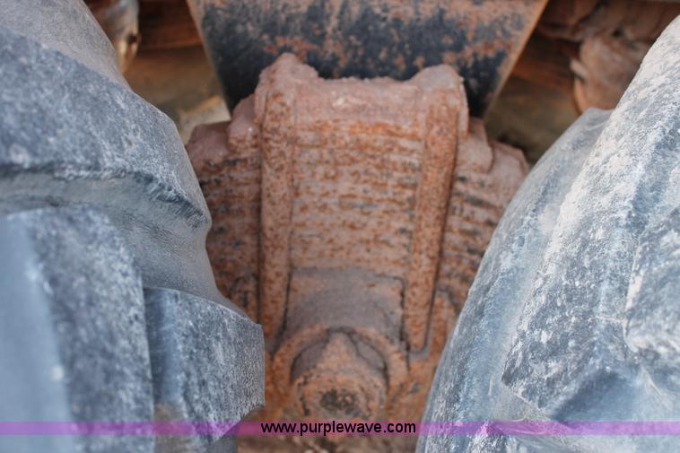 image for item K8955 2000 Mack RD688S vacuum truck