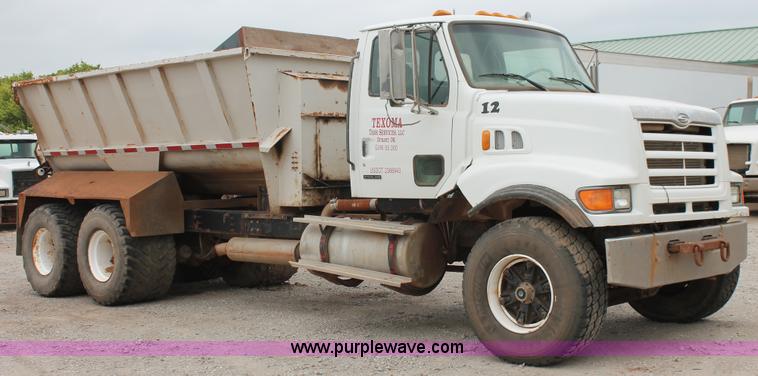 image for item K8956 2000 Sterling L9500 applicator spreader truck