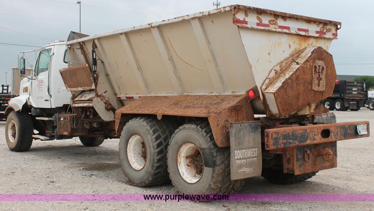 image for item K8956 2000 Sterling L9500 applicator spreader truck