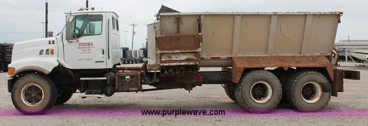 image for item K8956 2000 Sterling L9500 applicator spreader truck