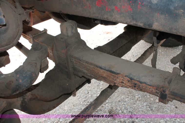 image for item K8956 2000 Sterling L9500 applicator spreader truck