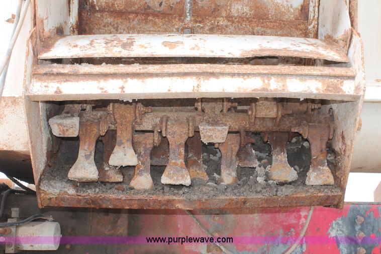 image for item K8956 2000 Sterling L9500 applicator spreader truck